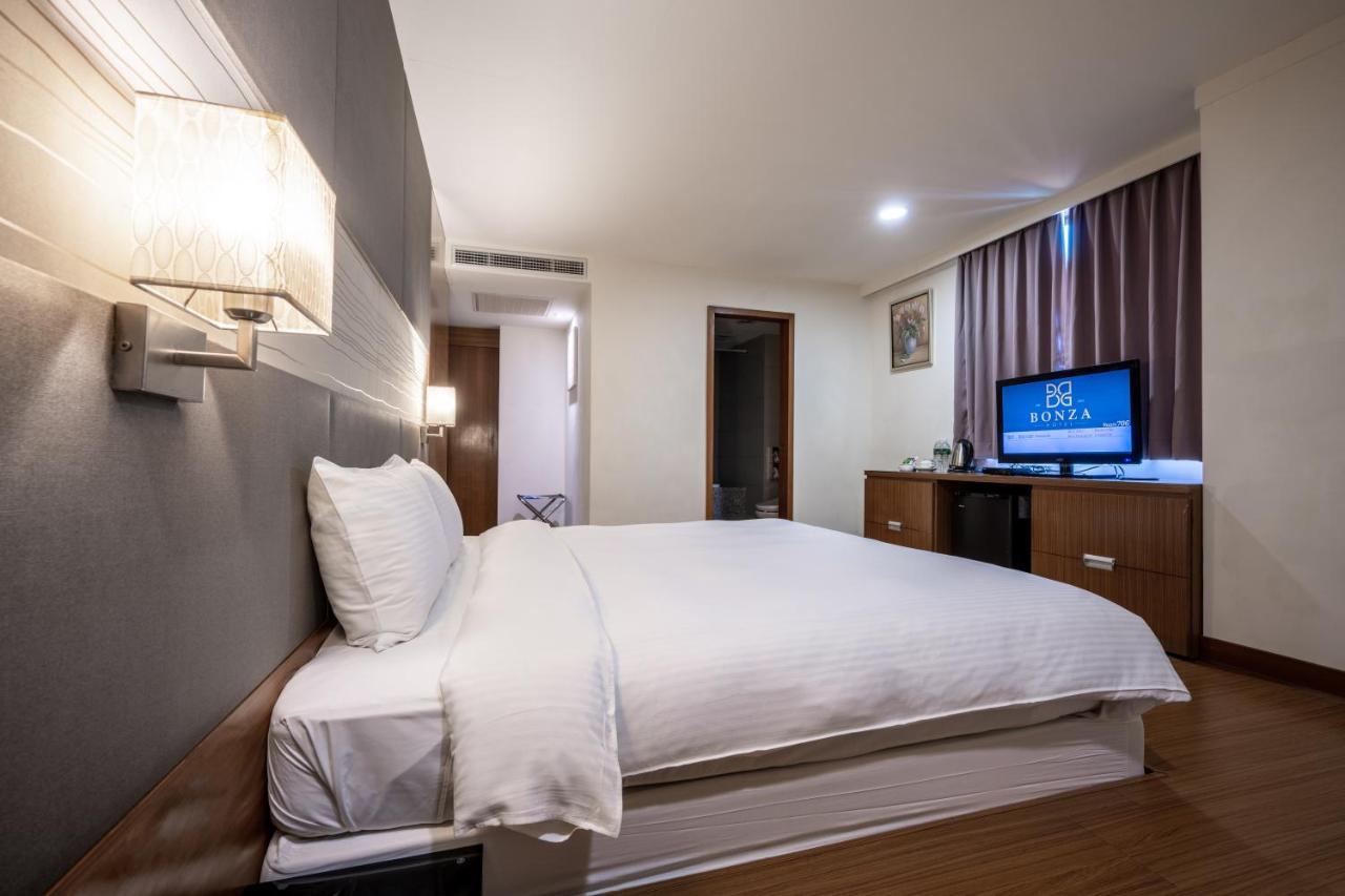 Hotel Bonza 享豪大飯店-原竹北悅豪大飯店 Yuhao Hotel Buitenkant foto