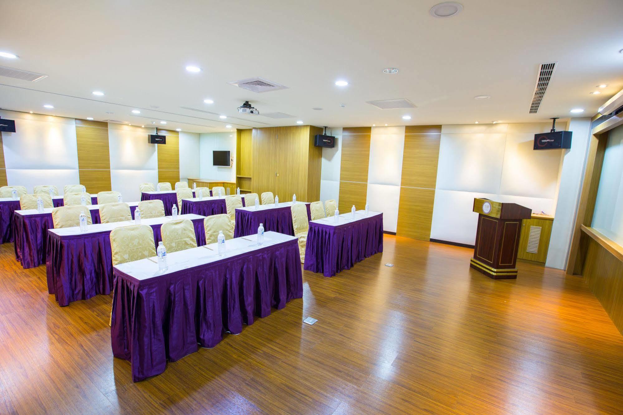 Hotel Bonza 享豪大飯店-原竹北悅豪大飯店 Yuhao Hotel Buitenkant foto