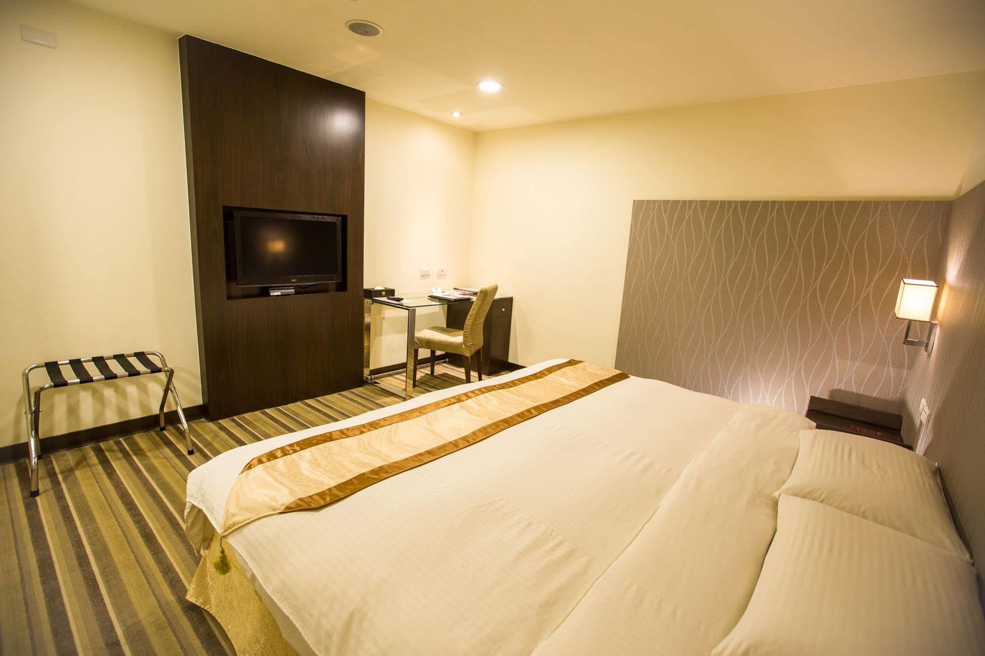 Hotel Bonza 享豪大飯店-原竹北悅豪大飯店 Yuhao Hotel Buitenkant foto